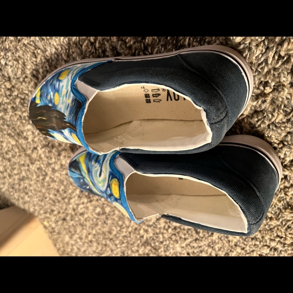 Shoes - Picture 7 of 9